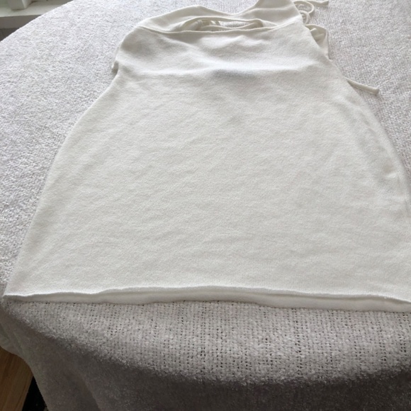 No tags Terry like beach cover for on the beach. Criss cross ties - like new - Picture 9 of 9